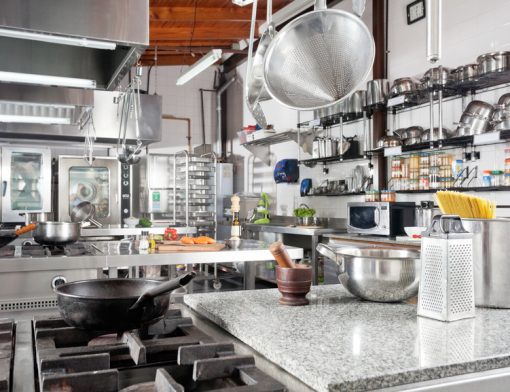 3 dicas para ter uma limpeza profissional em sua cozinha industrial